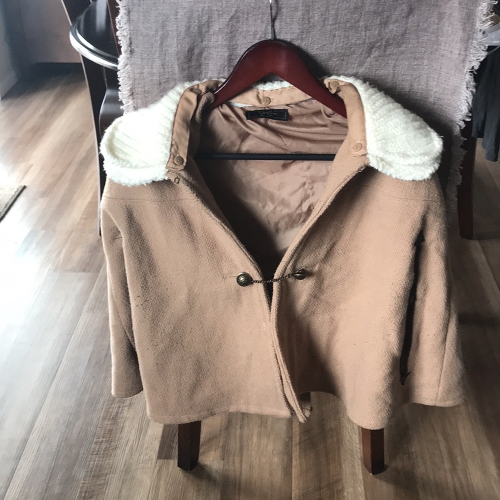 Jessica Simpson cape